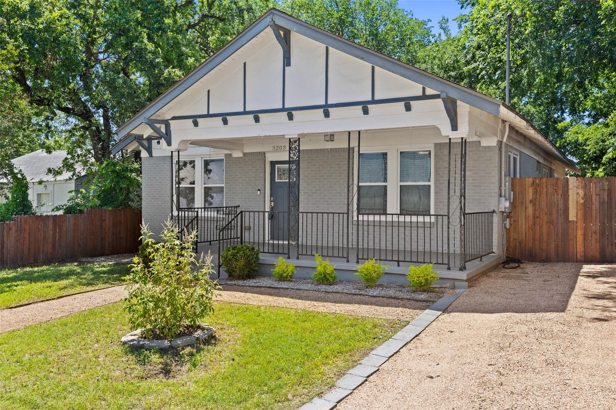 3203 E 18th Street Austin TX 78721
