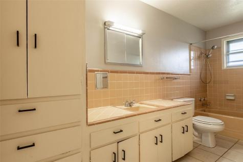 409 W Buffalo Street Caldwell TX 77836