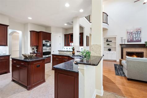 2906 Lakehurst Road Spicewood TX 78669