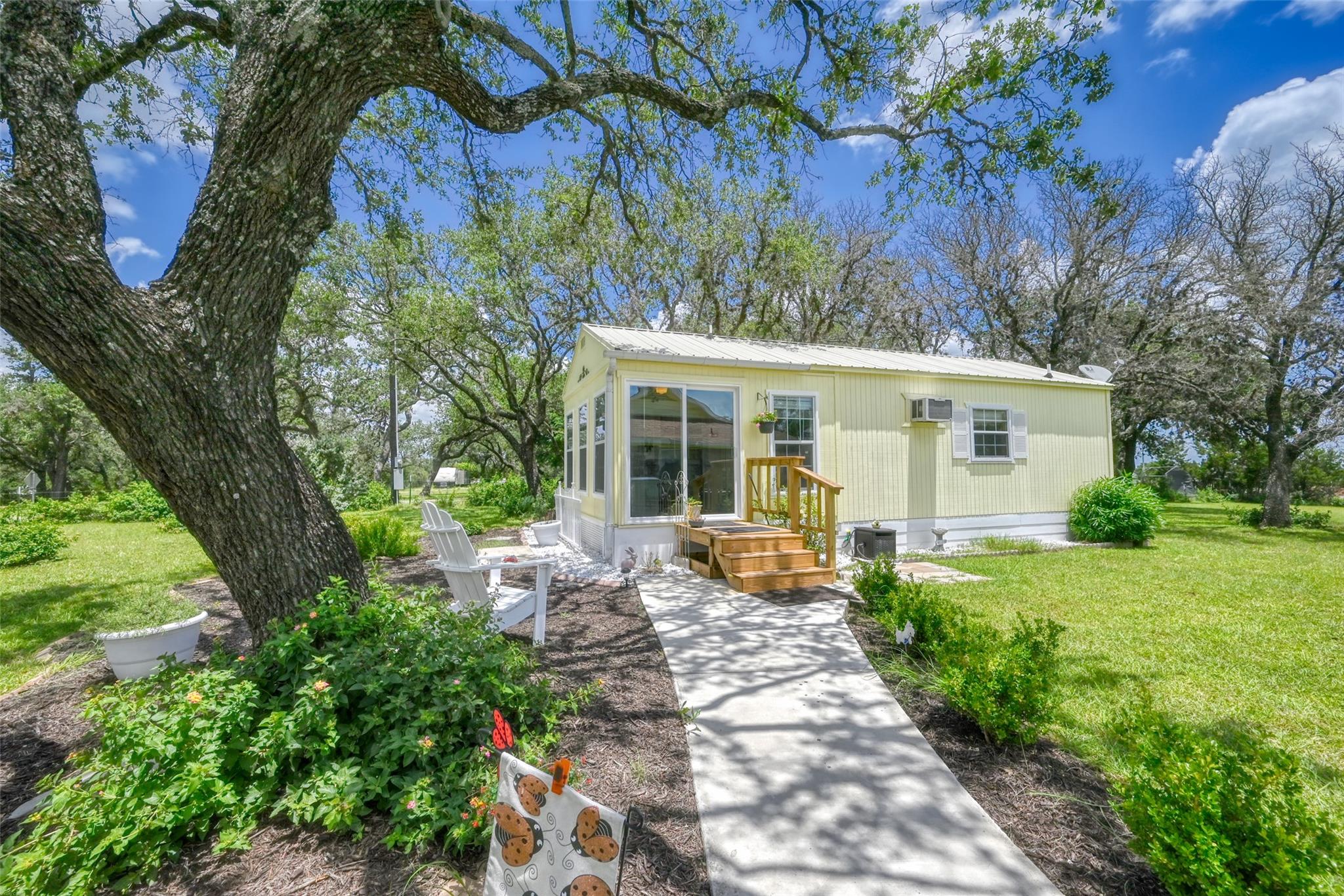 504 N Avenue N Johnson City TX 78636
