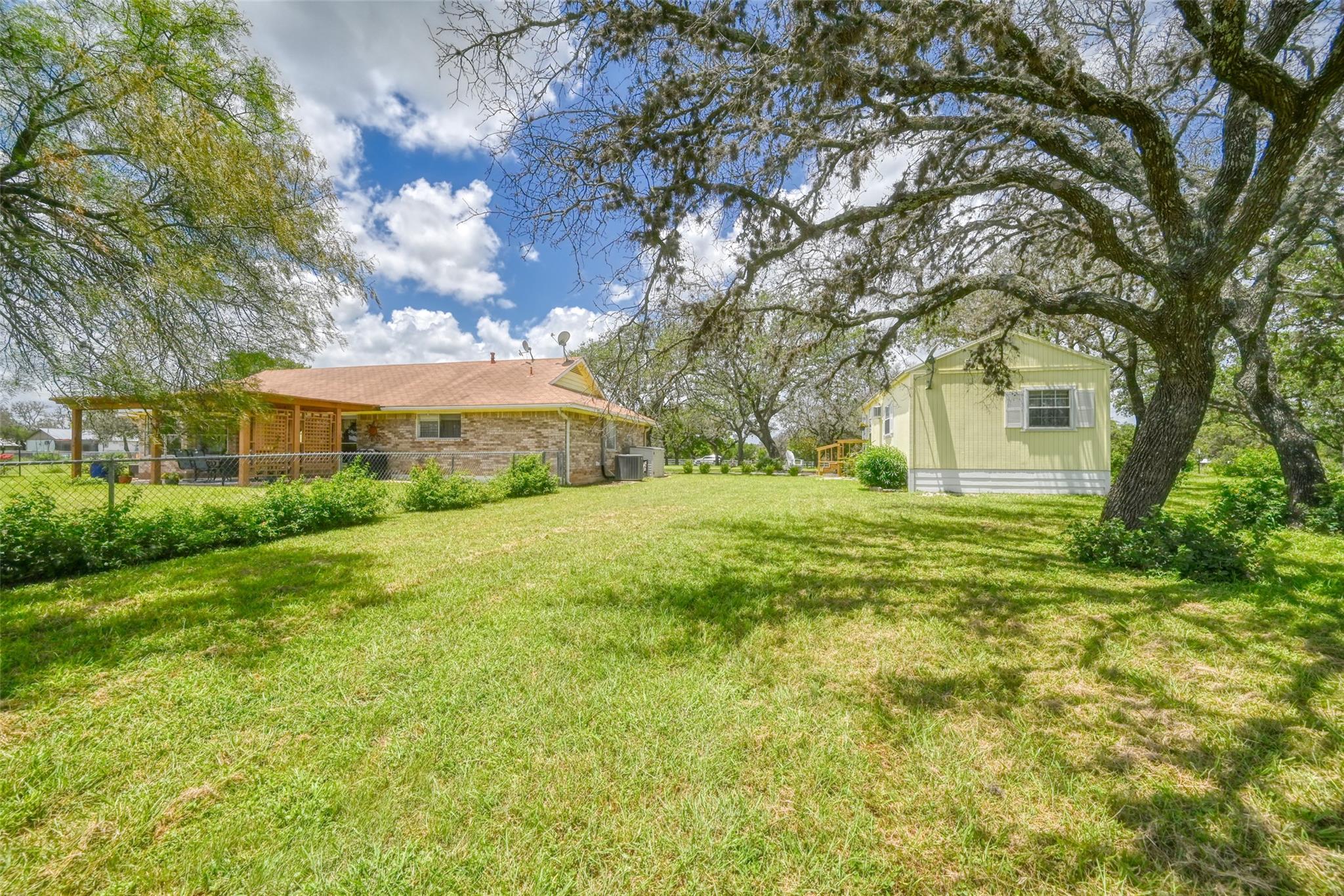 504 N Avenue N Johnson City TX 78636