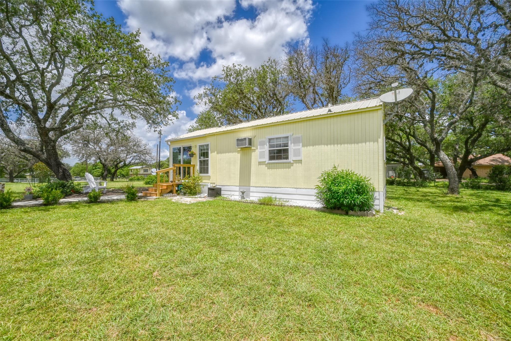504 N Avenue N Johnson City TX 78636