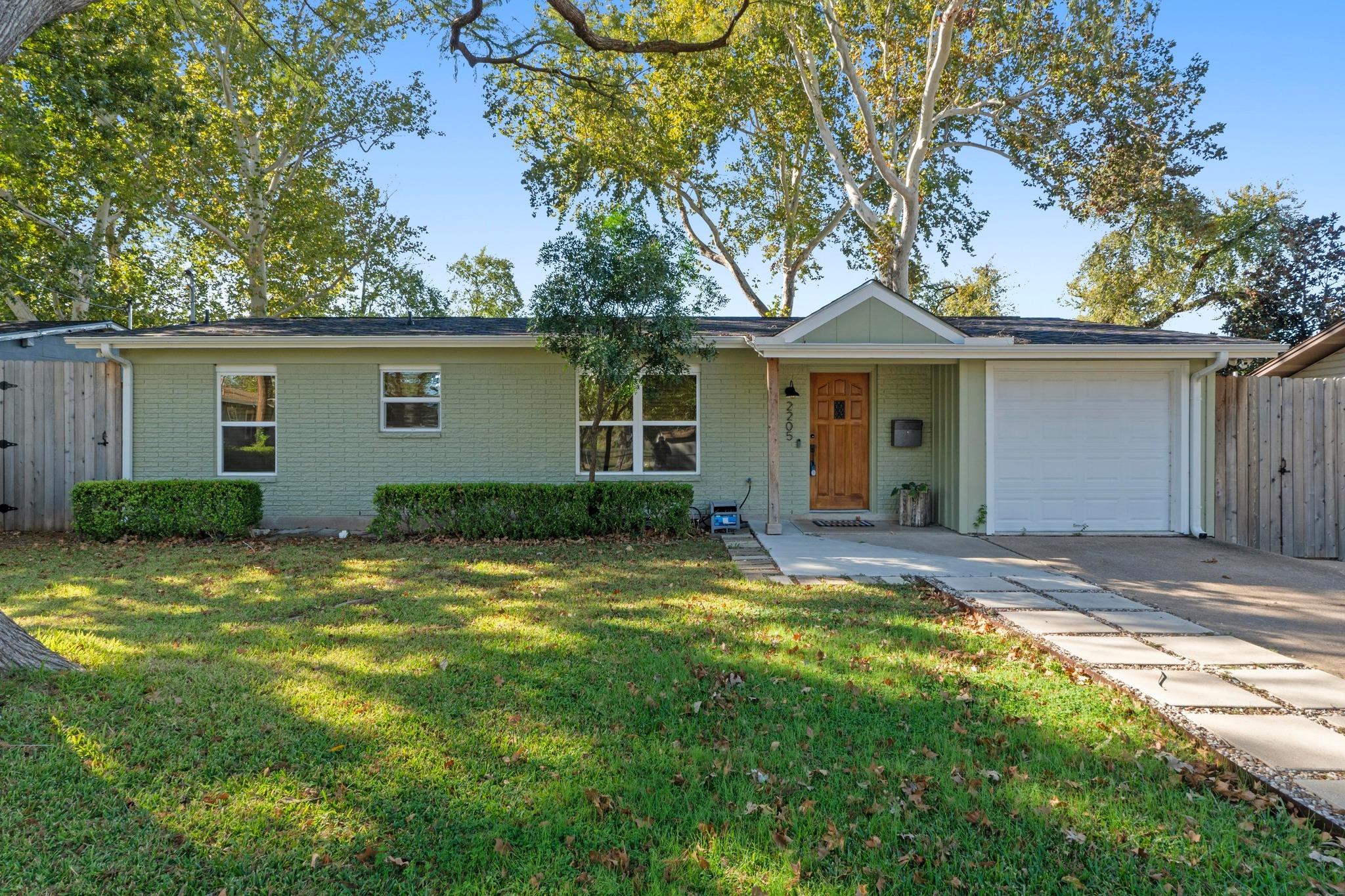 2205 N Plains Avenue Austin TX 78757