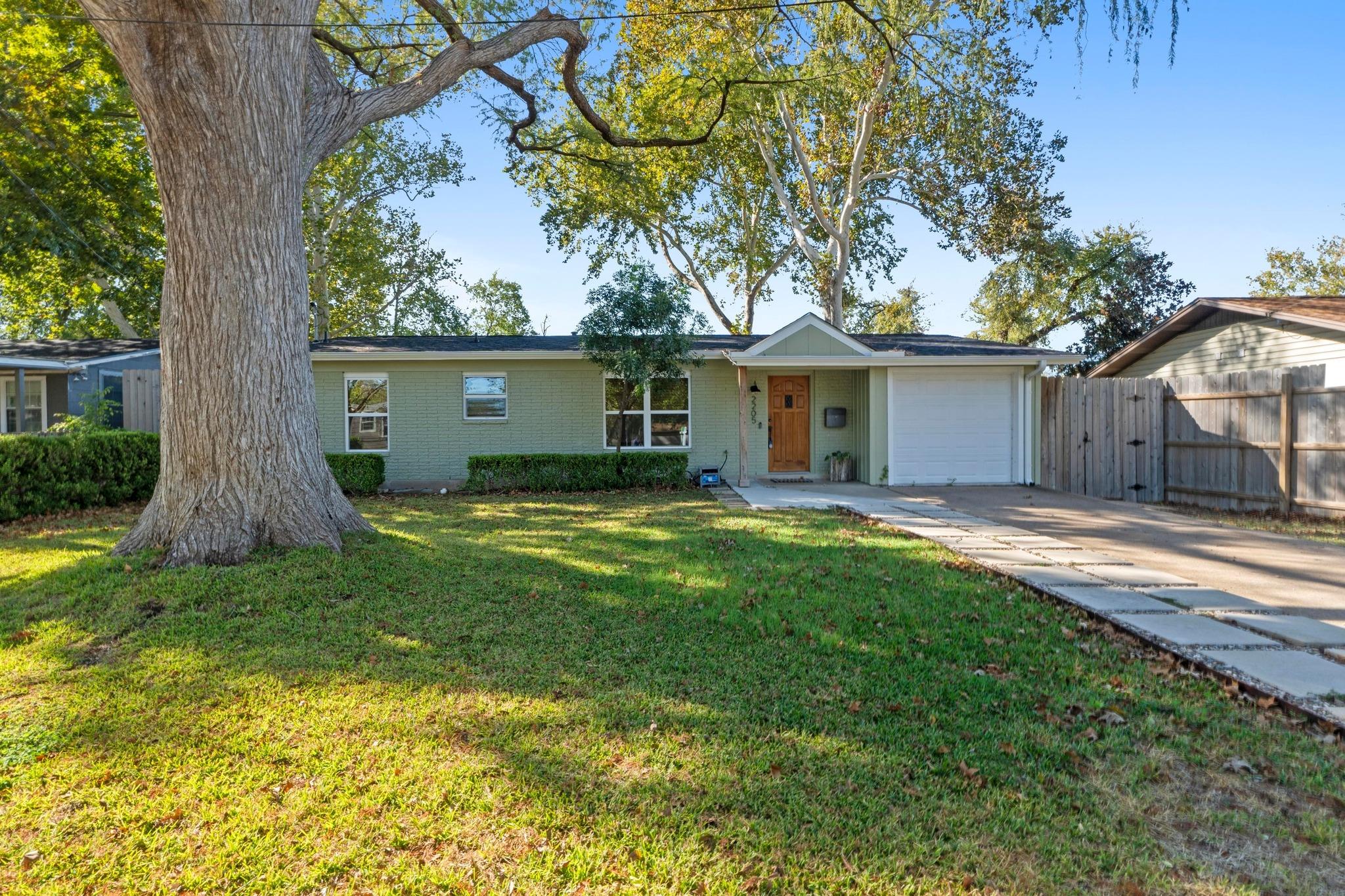 2205 N Plains Avenue Austin TX 78757