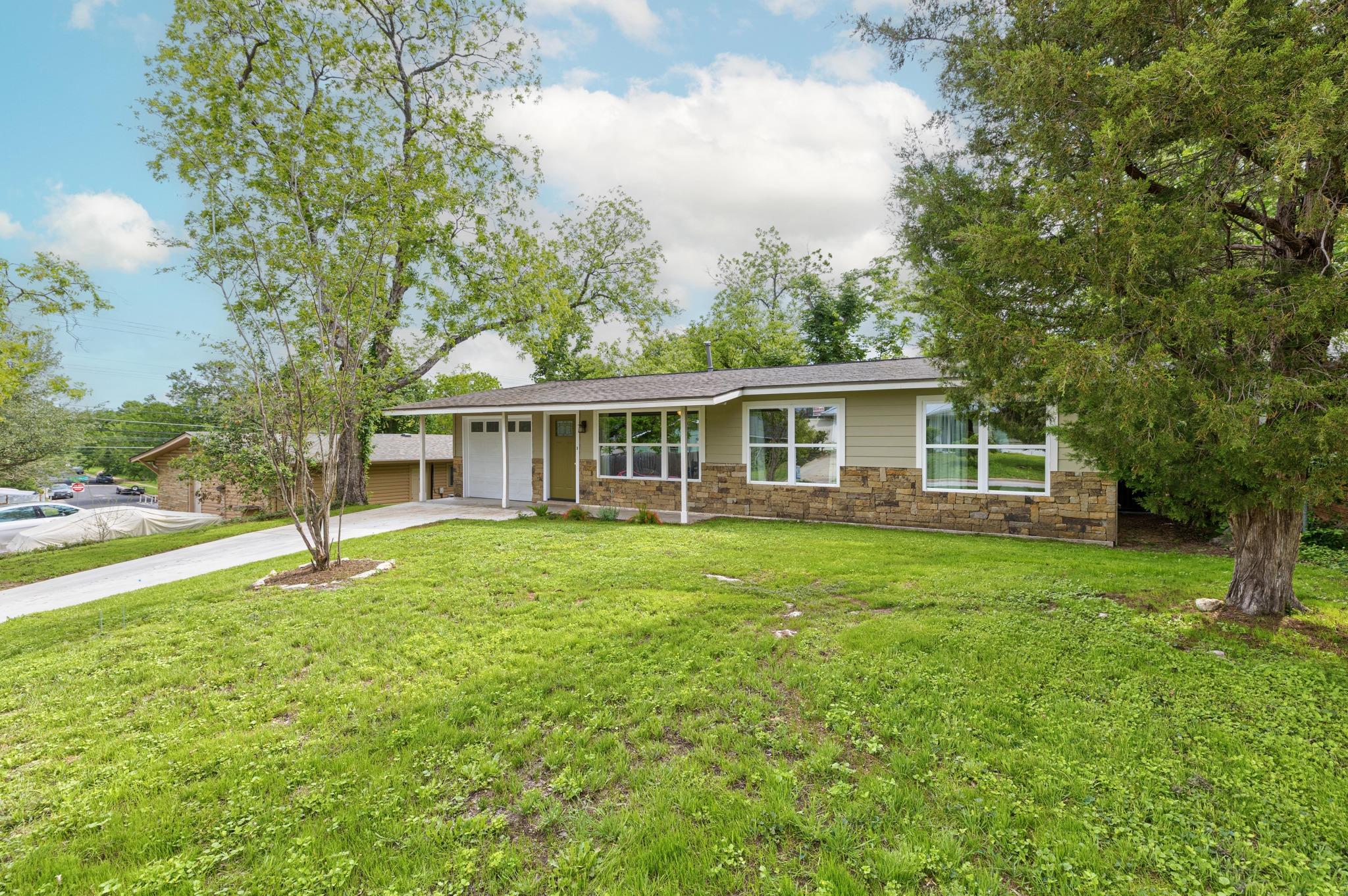 1813 Loreto Drive Austin TX 78721