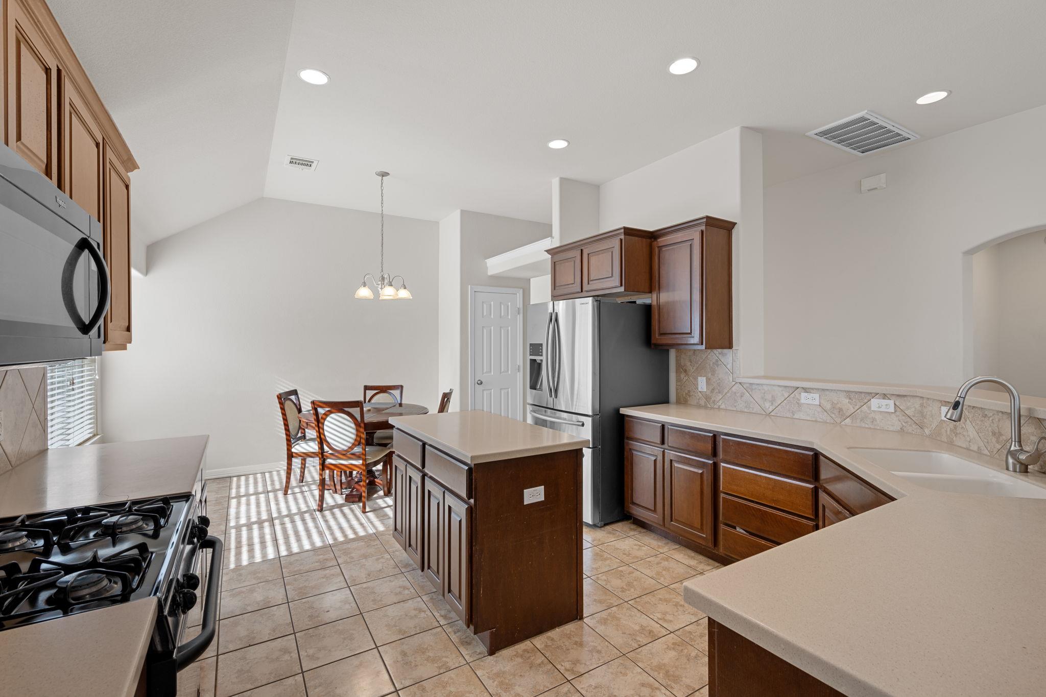 2221 Village View Loop Pflugerville TX 78660