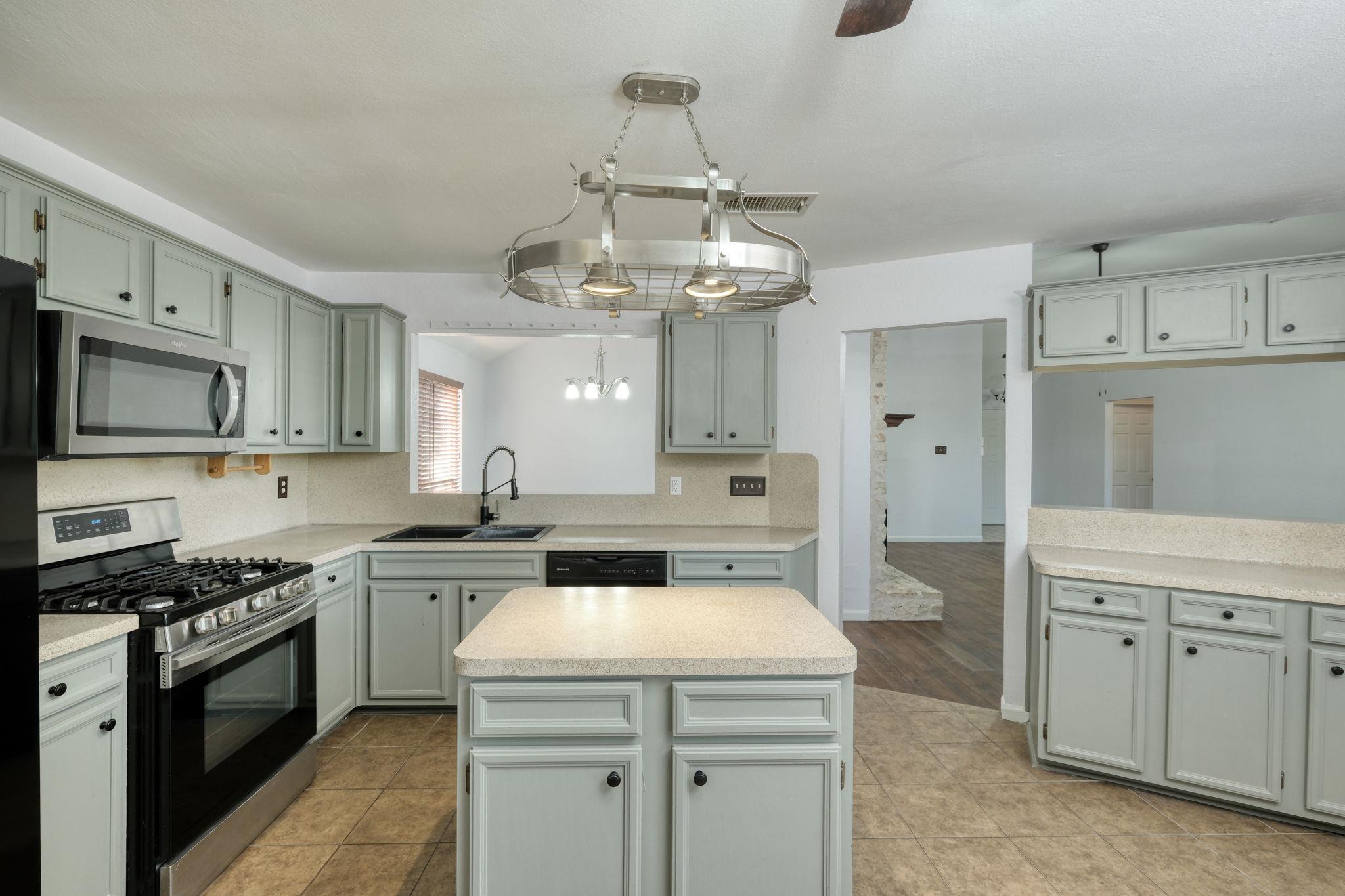 1810 Parkwood Drive Leander TX 78641