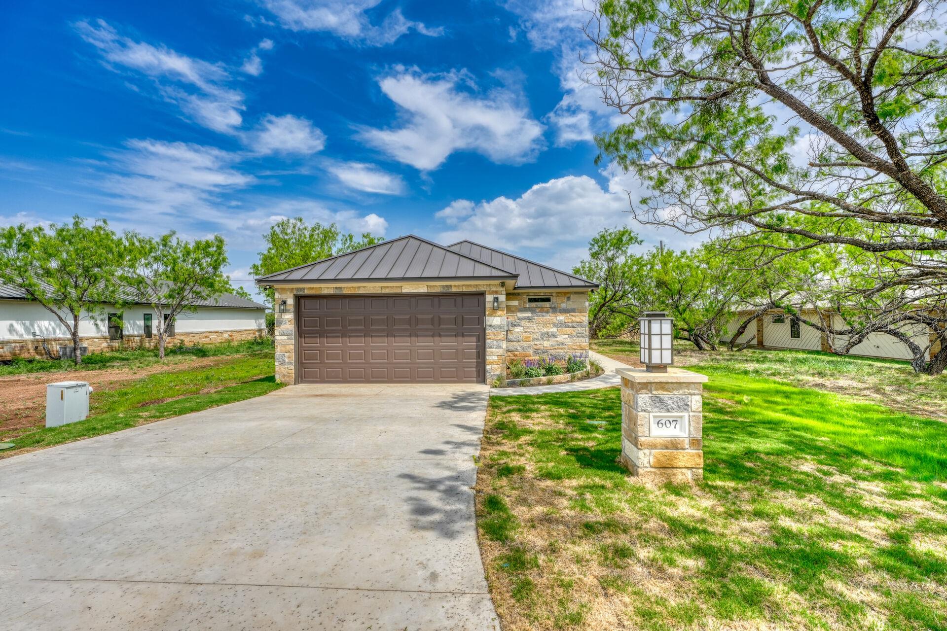 607 Sun Ray Horseshoe Bay TX 78658