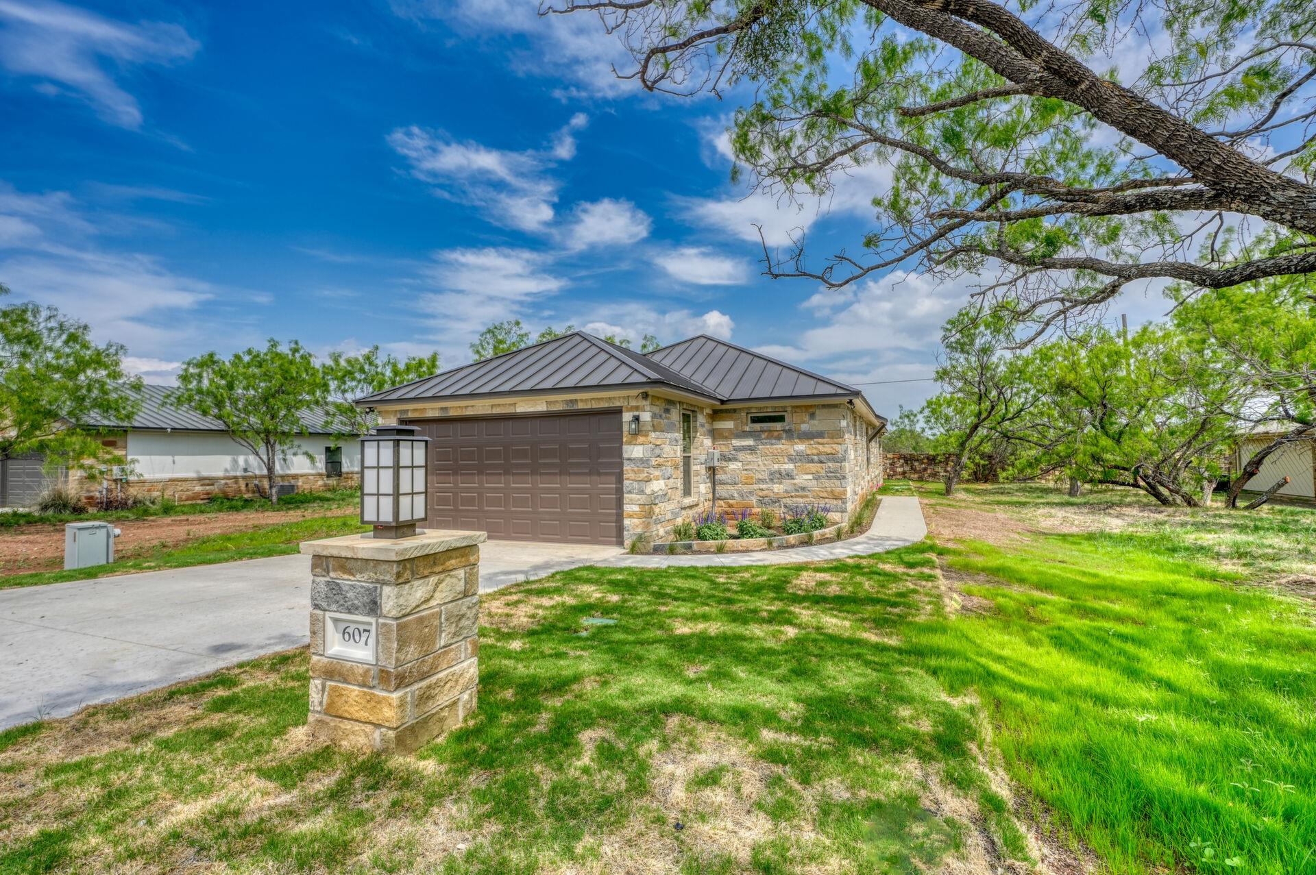 607 Sun Ray Horseshoe Bay TX 78658