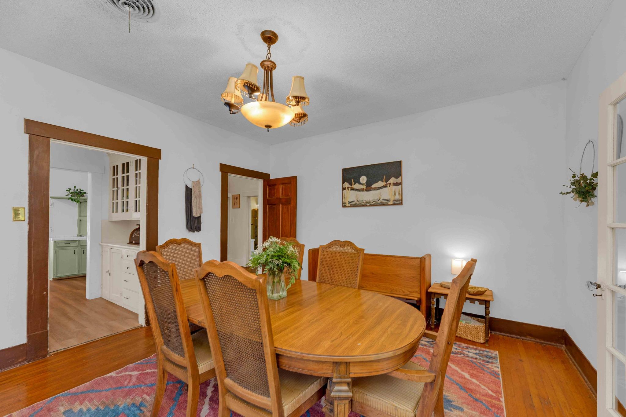 706 W 11th Street Taylor TX 76574
