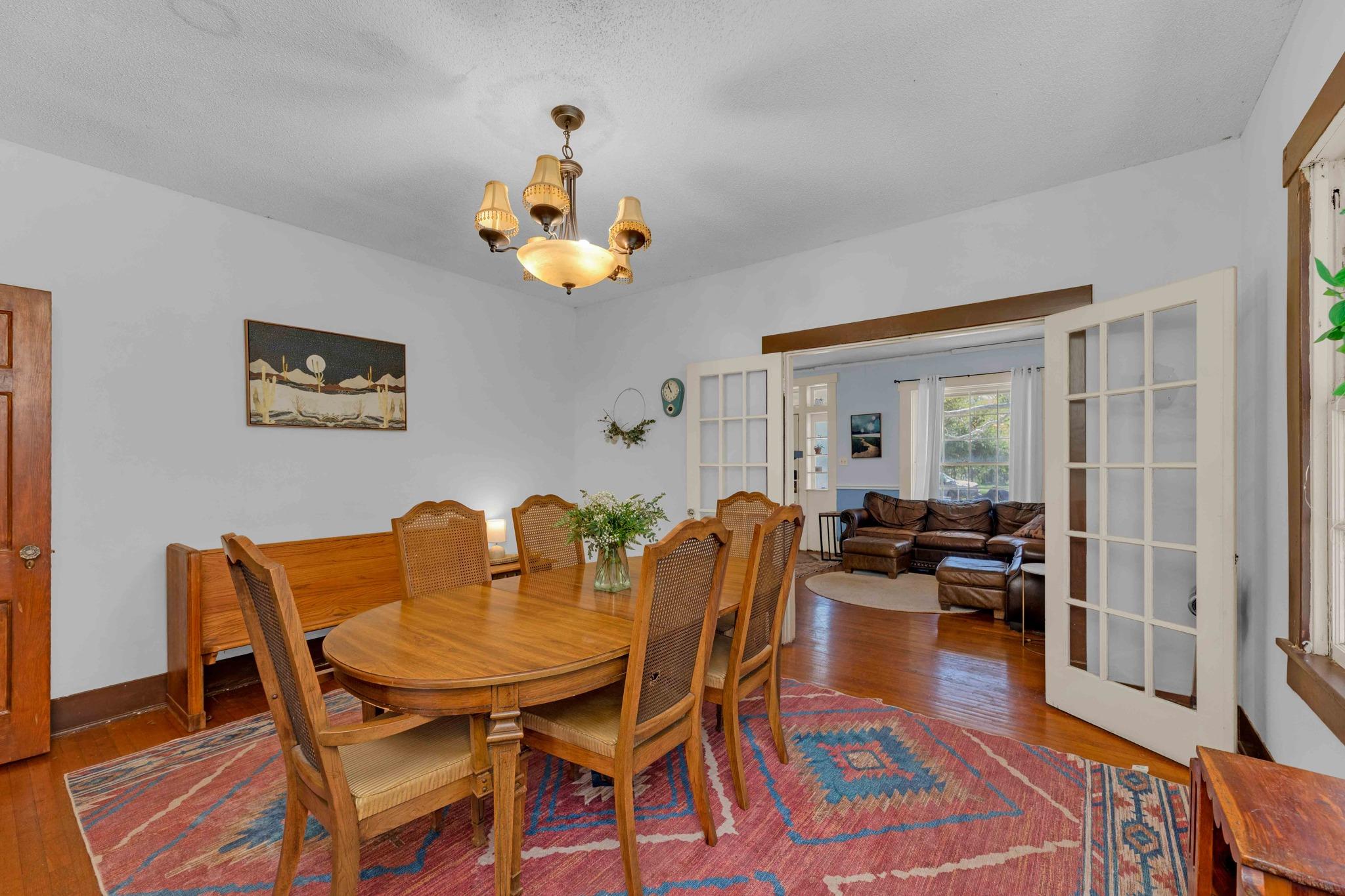 706 W 11th Street Taylor TX 76574