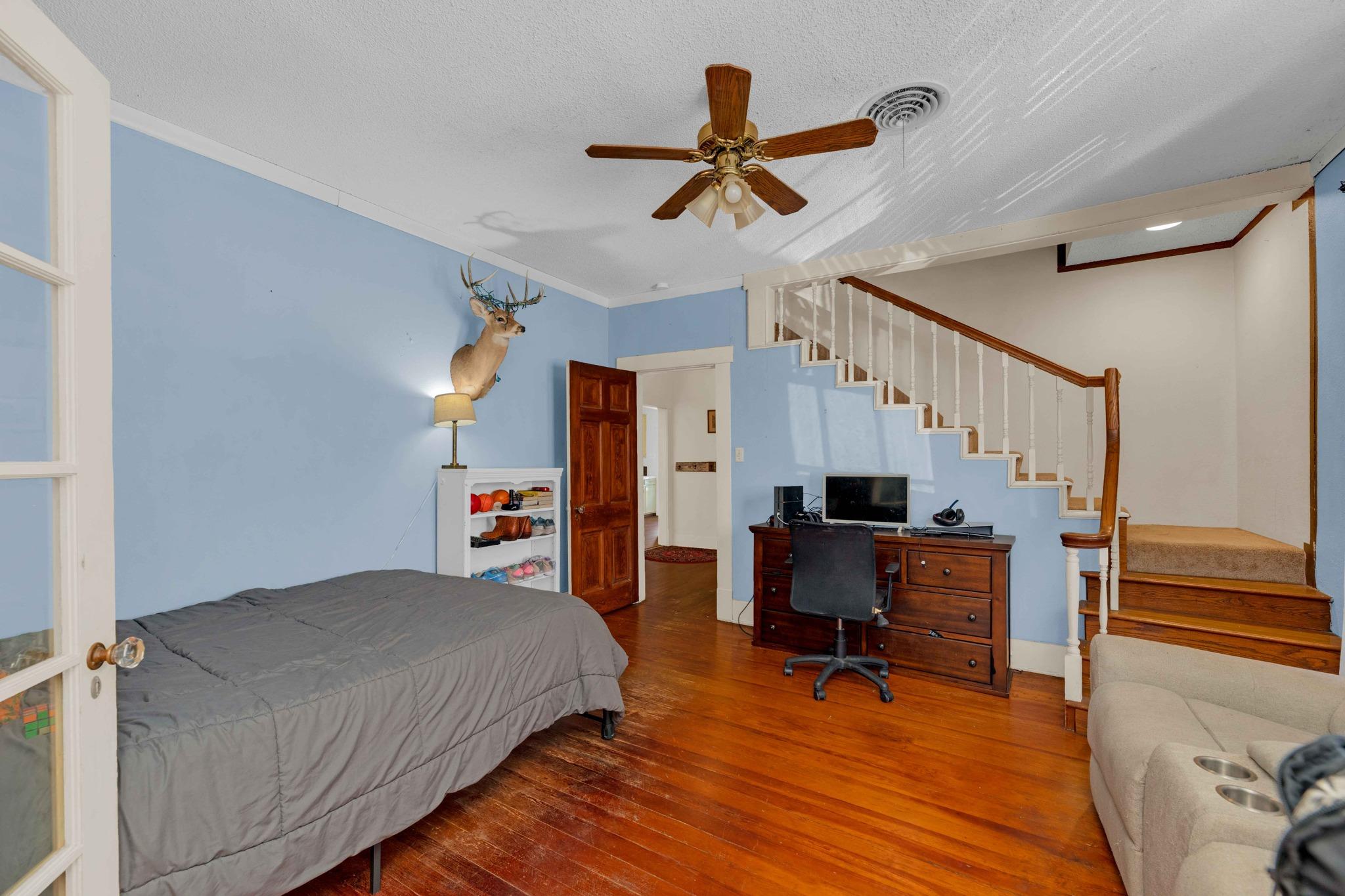 706 W 11th Street Taylor TX 76574