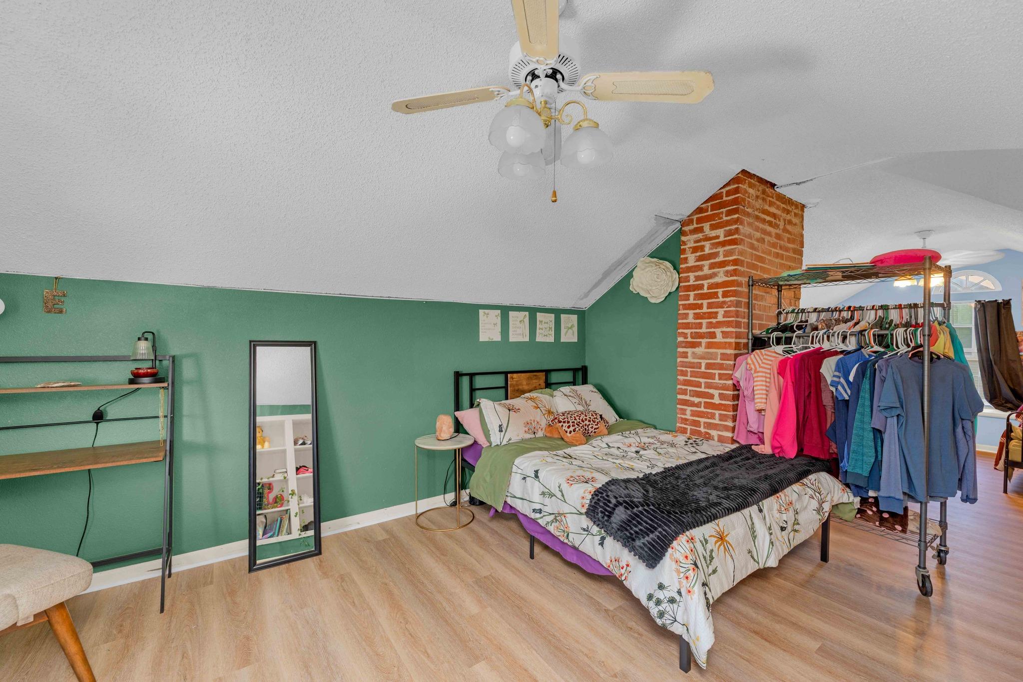 706 W 11th Street Taylor TX 76574