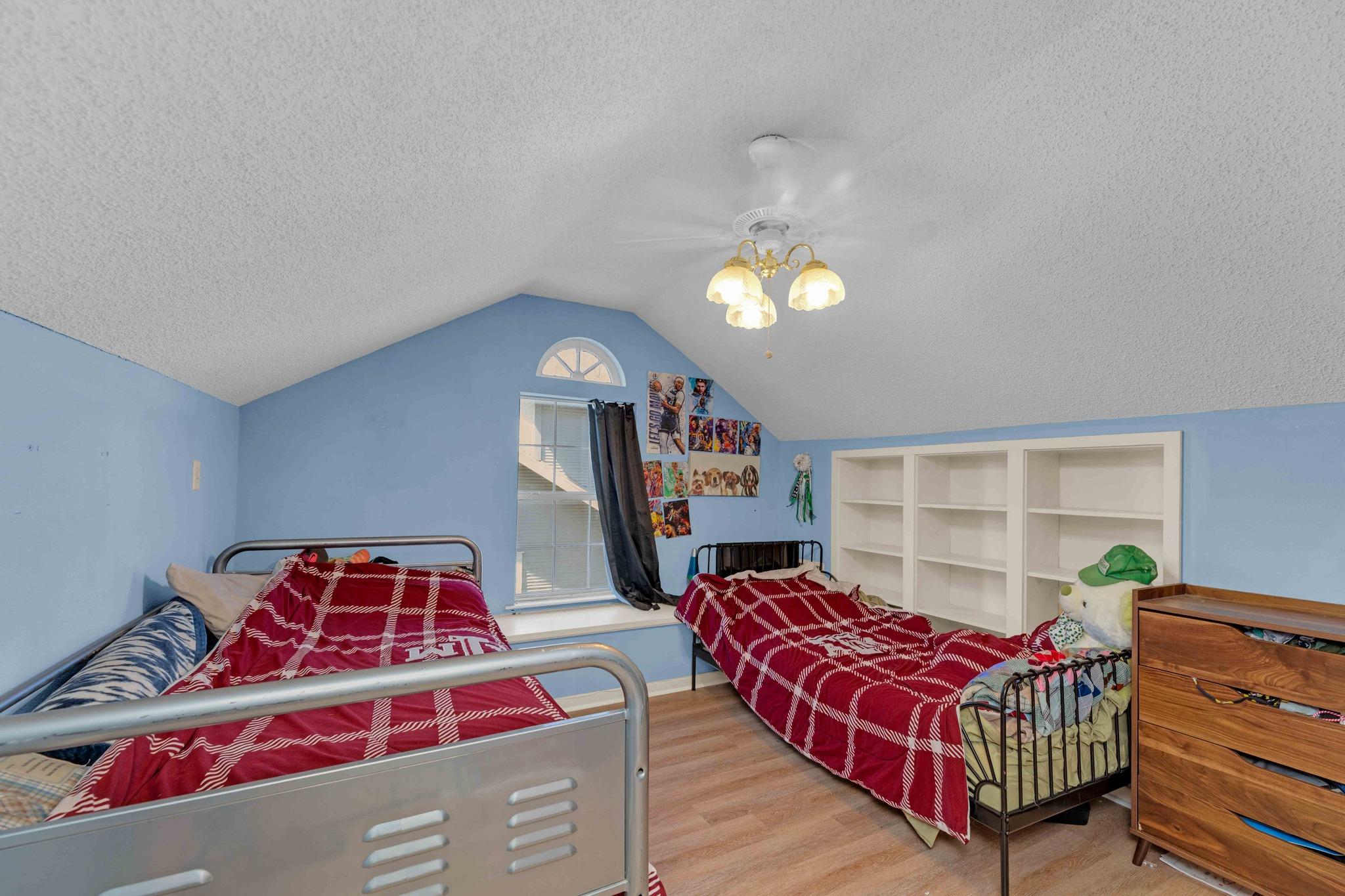 706 W 11th Street Taylor TX 76574
