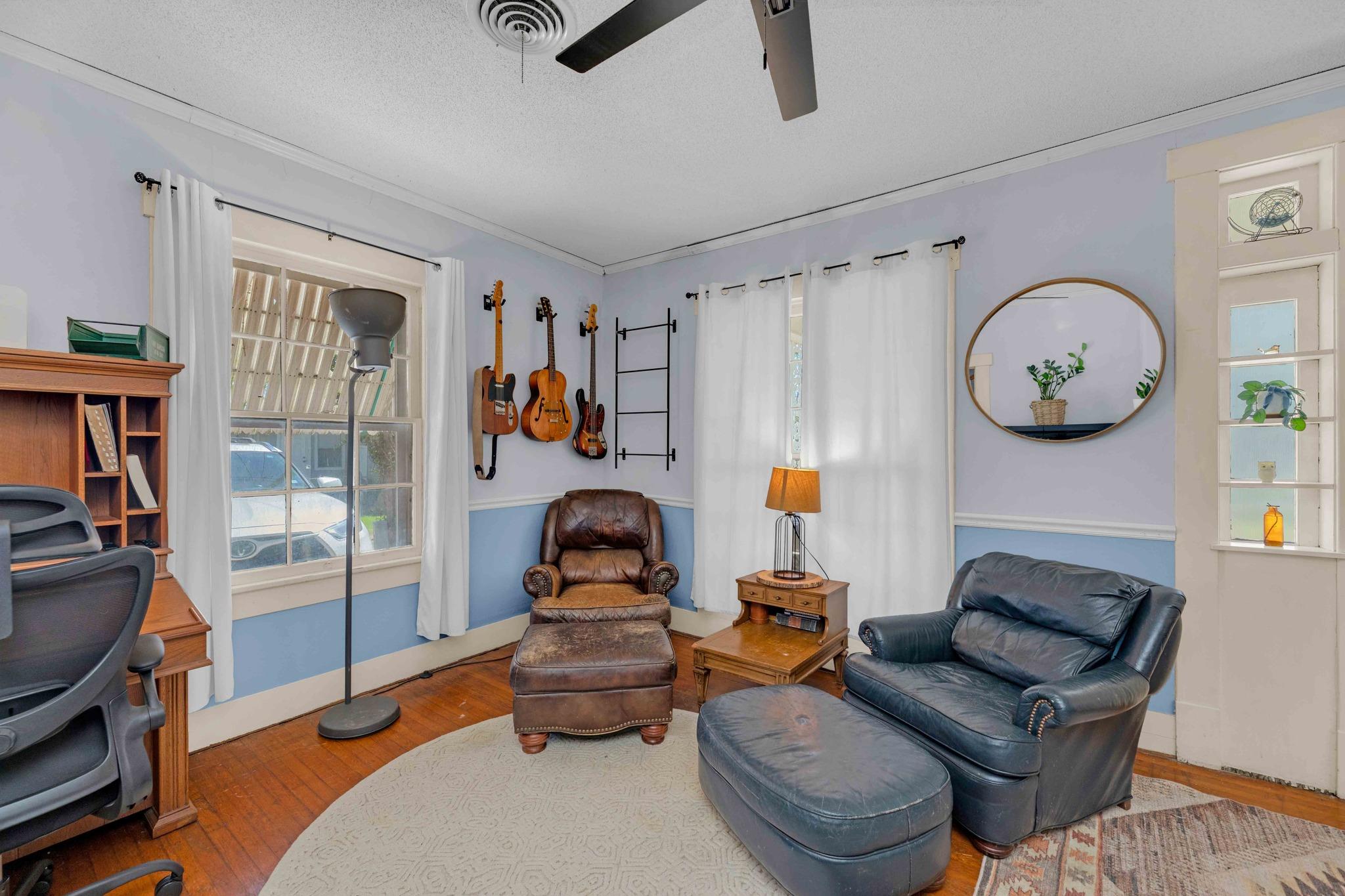 706 W 11th Street Taylor TX 76574