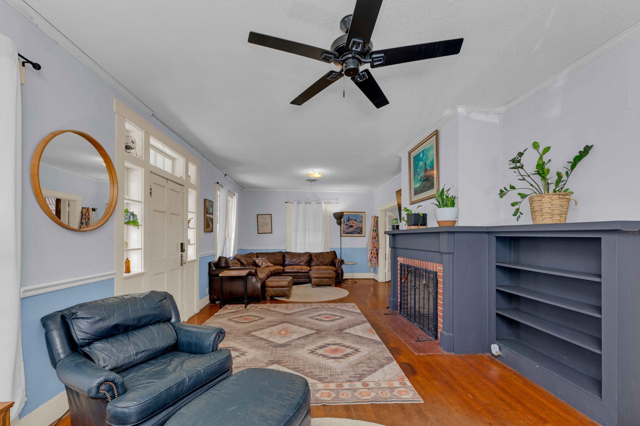 706 W 11th Street Taylor TX 76574