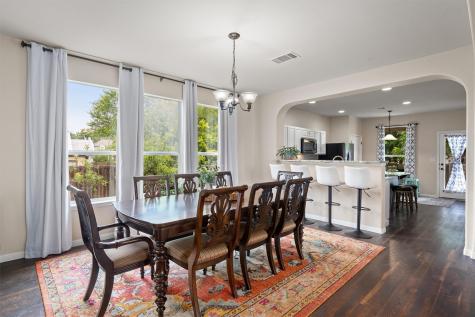 407 W Metcalfe Street Hutto TX 78634