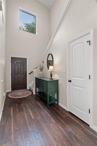 407 W Metcalfe Street Hutto TX 78634
