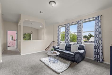 407 W Metcalfe Street Hutto TX 78634