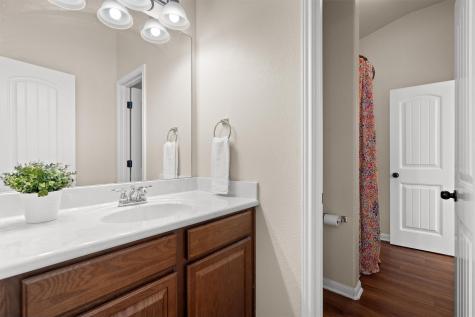 407 W Metcalfe Street Hutto TX 78634