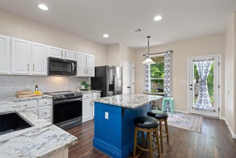 407 W Metcalfe Street Hutto TX 78634