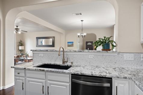 407 W Metcalfe Street Hutto TX 78634