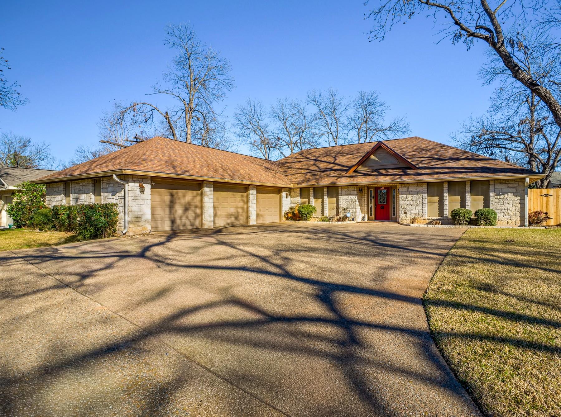 330 Columbine Street Meadowlakes TX 78654