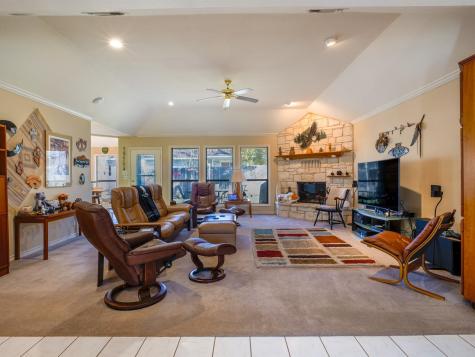 330 Columbine Street Meadowlakes TX 78654