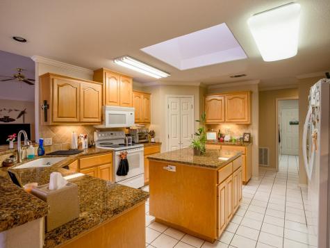 330 Columbine Street Meadowlakes TX 78654
