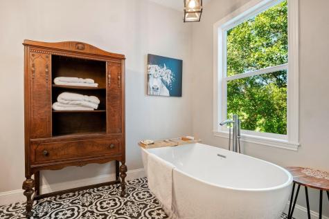 1025 Lake Shore Drive Spicewood TX 78669
