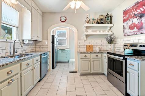 1025 Lake Shore Drive Spicewood TX 78669