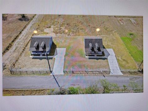 577 County Road 422 Road Stockdale TX 78160