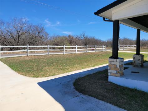 577 County Road 422 Road Stockdale TX 78160