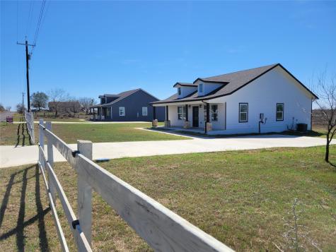 577 County Road 422 Road Stockdale TX 78160