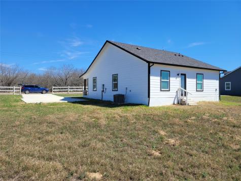 577 County Road 422 Road Stockdale TX 78160