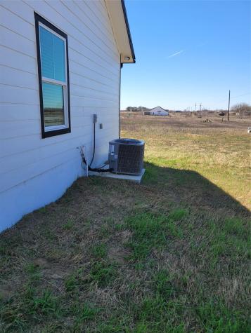 577 County Road 422 Road Stockdale TX 78160