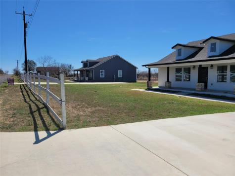 577 County Road 422 Road Stockdale TX 78160