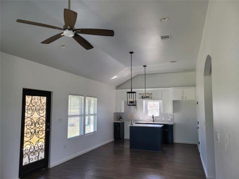 577 County Road 422 Road Stockdale TX 78160
