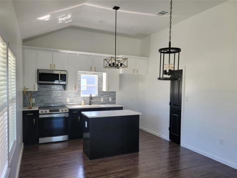577 County Road 422 Road Stockdale TX 78160