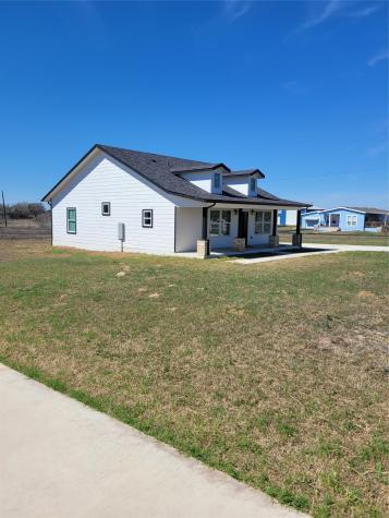 577 County Road 422 Road Stockdale TX 78160
