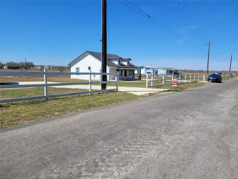 577 County Road 422 Road Stockdale TX 78160
