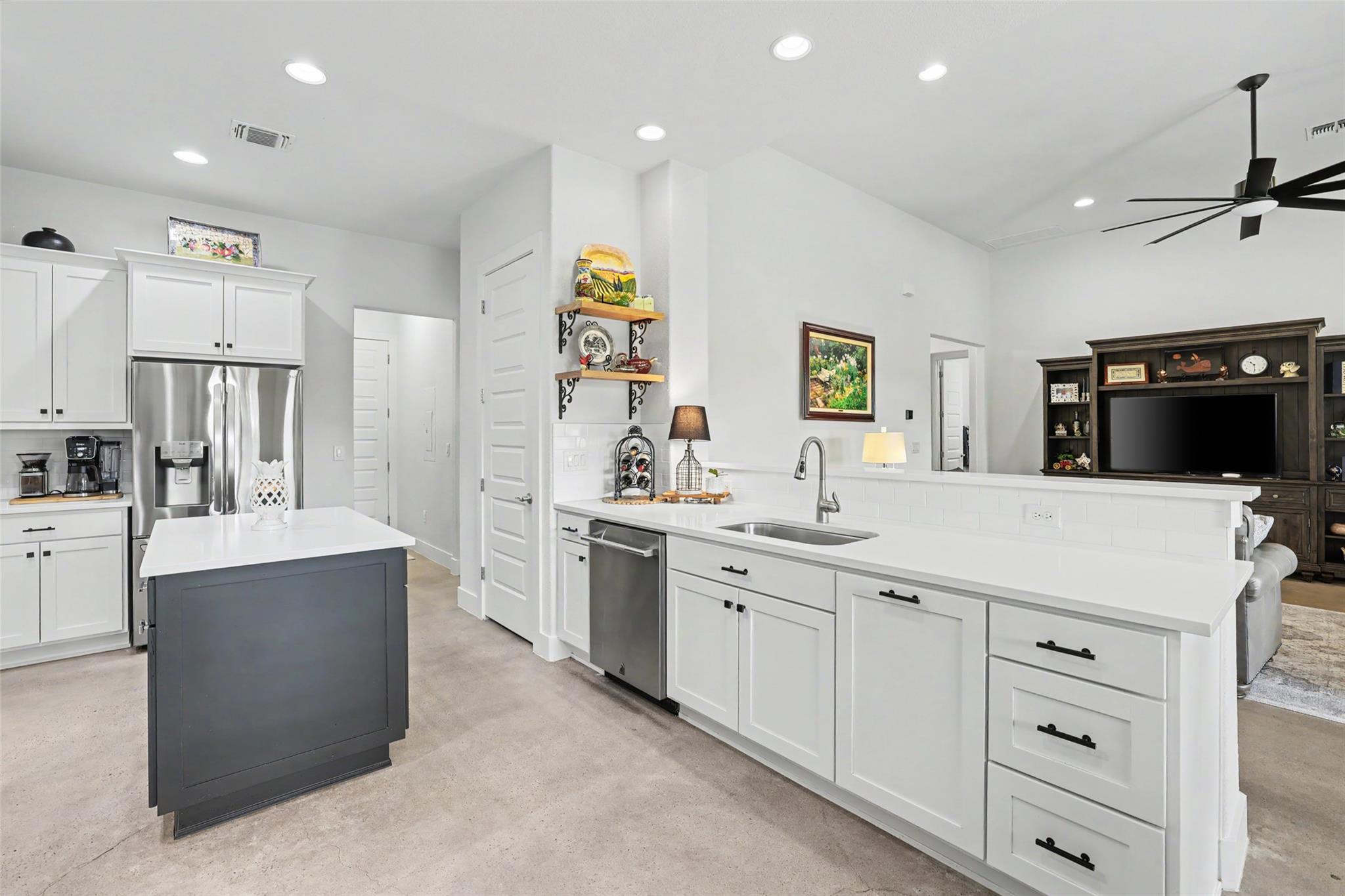 705 Pheasant Meadow Liberty Hill TX 78642