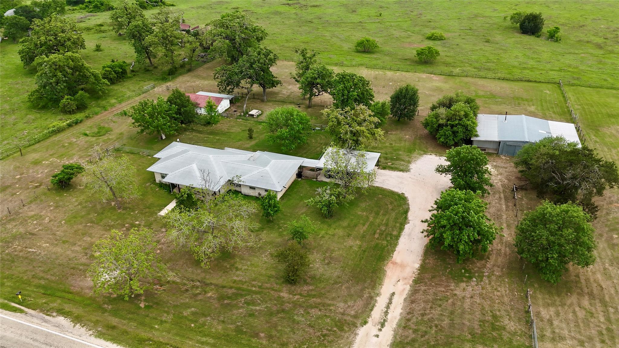 1401 Fm 112 Lexington TX 78947