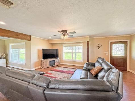 1401 Fm 112 Lexington TX 78947