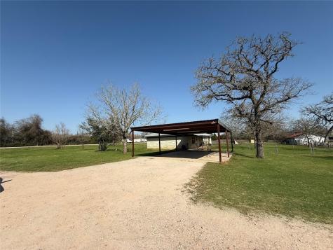 1401 Fm 112 Lexington TX 78947