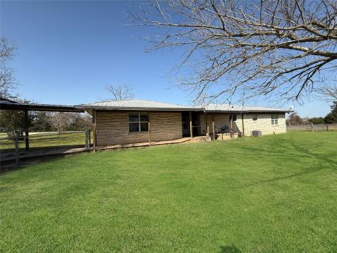 1401 Fm 112 Lexington TX 78947