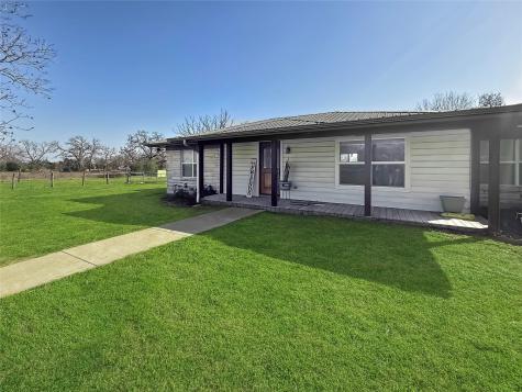 1401 Fm 112 Lexington TX 78947