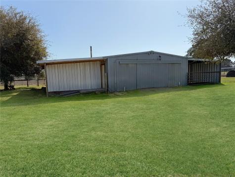 1401 Fm 112 Lexington TX 78947