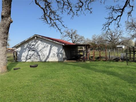 1401 Fm 112 Lexington TX 78947