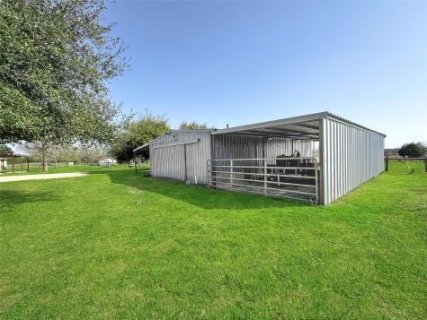 1401 Fm 112 Lexington TX 78947
